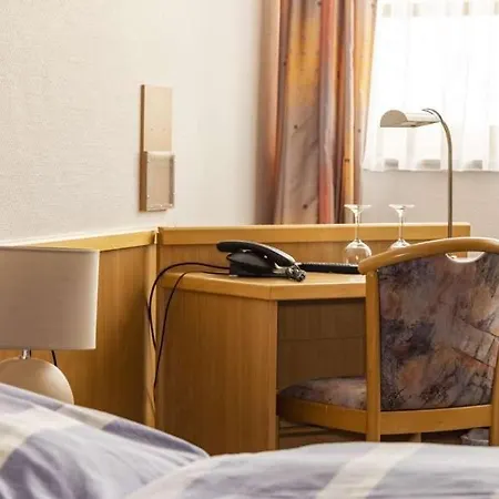 Alt Oesselse Hotel 2*