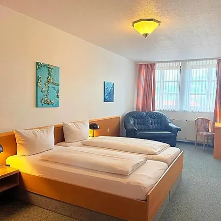 Alt Oesselse Hotel 2*